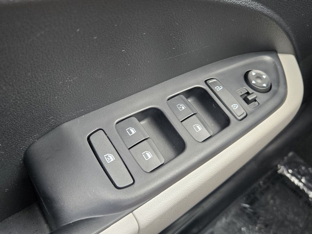 2023 Hyundai Venue - $17,599