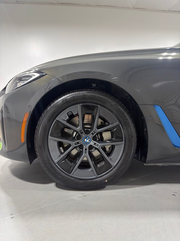 Thumbnail: 2023 BMW i4 - 3