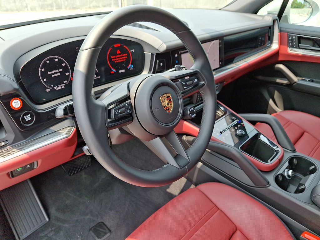 2024 Porsche Cayenne  4