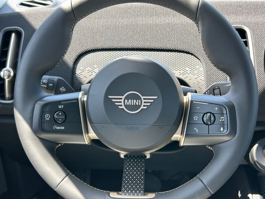2025 MINI Cooper Countryman Signature 18