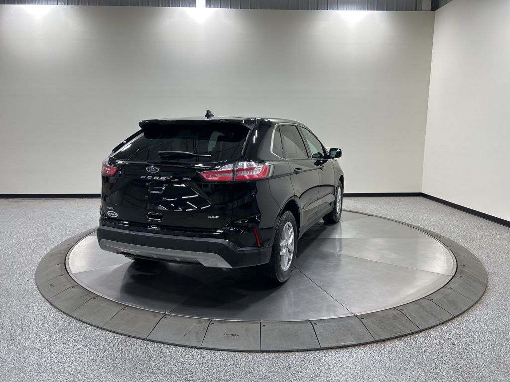 used 2024 Ford Edge car, priced at $28,637