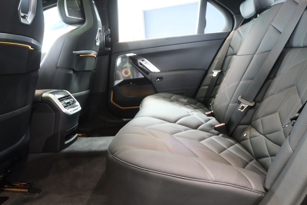 Thumbnail: 2026 BMW 7 Series - 14