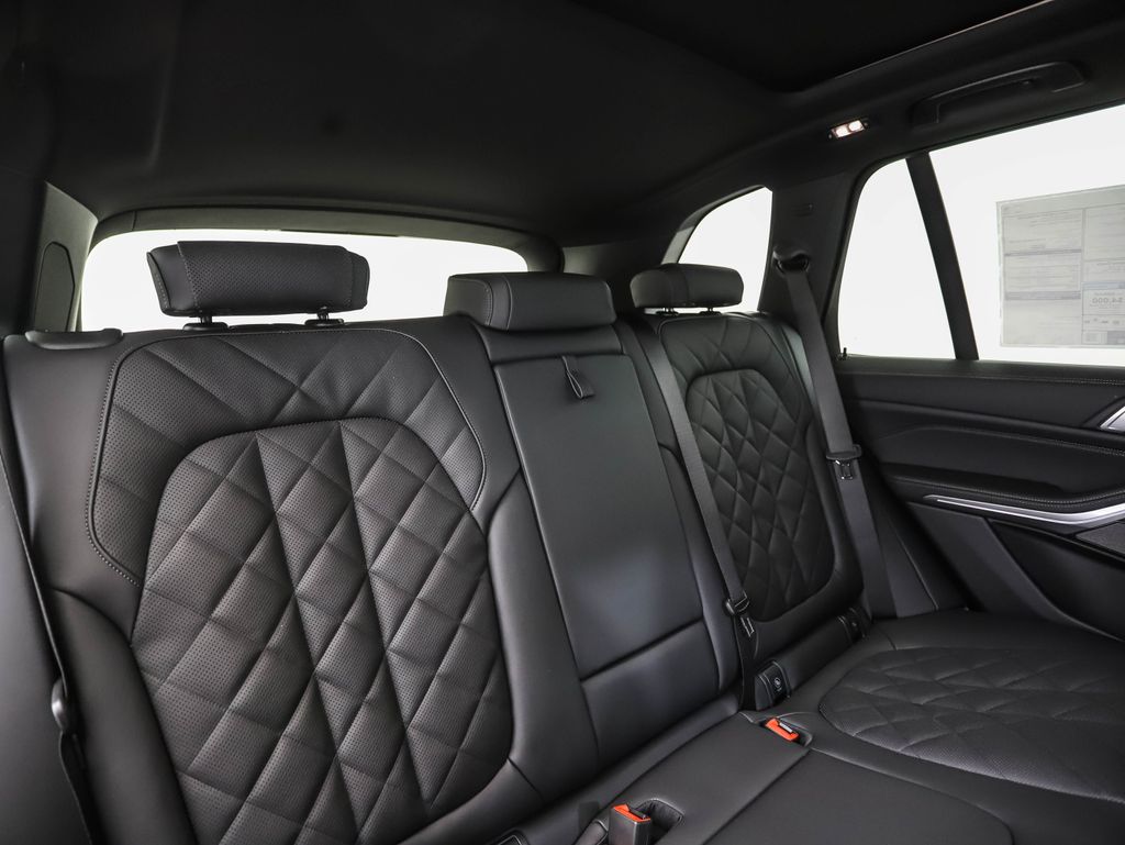 Thumbnail: 2026 BMW X5 - 28
