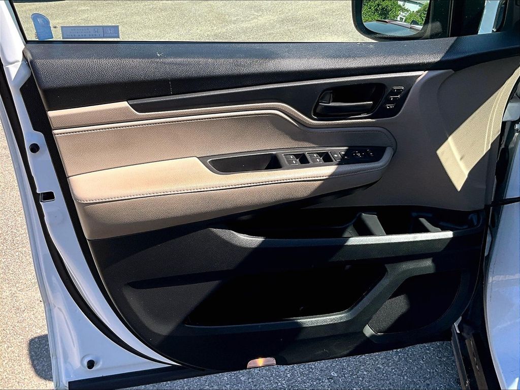 2021 Honda Odyssey — photo 9