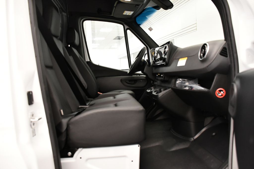 Thumbnail: 2026 Mercedes-Benz Sprinter - 27
