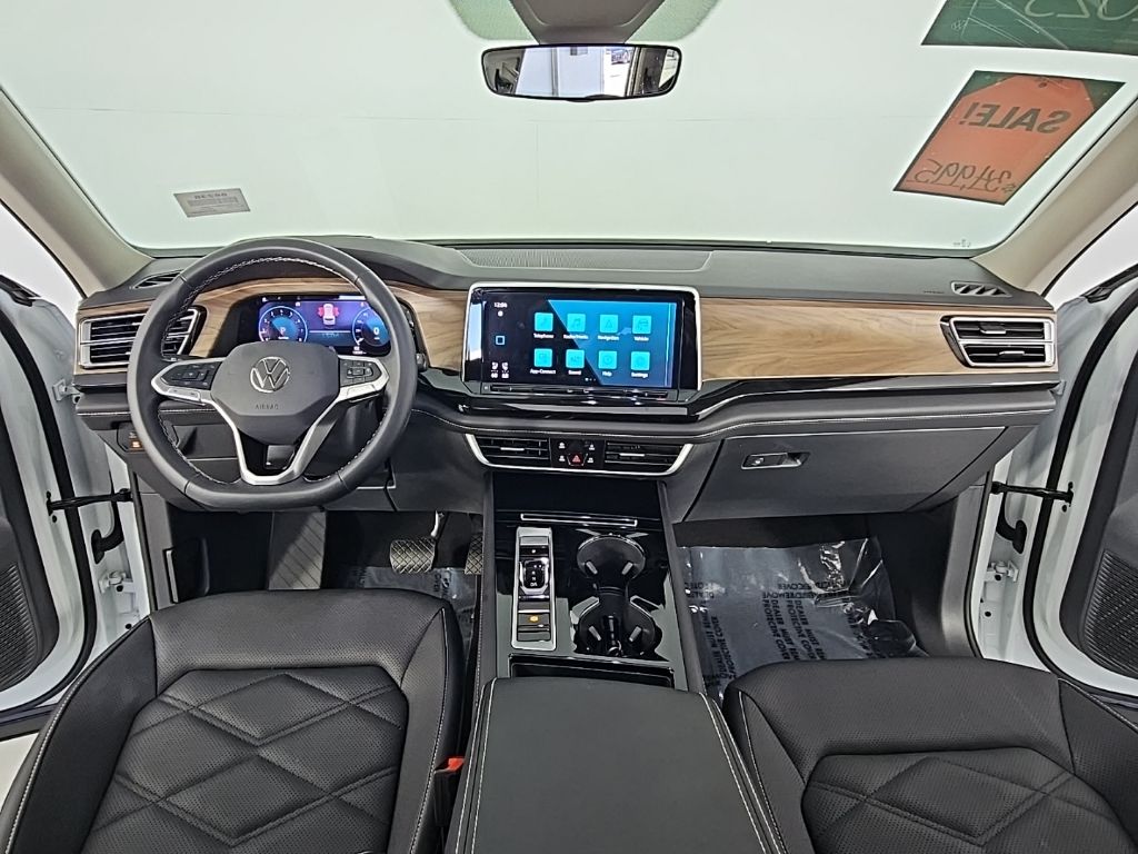 Thumbnail: 2025 Volkswagen Atlas - 26