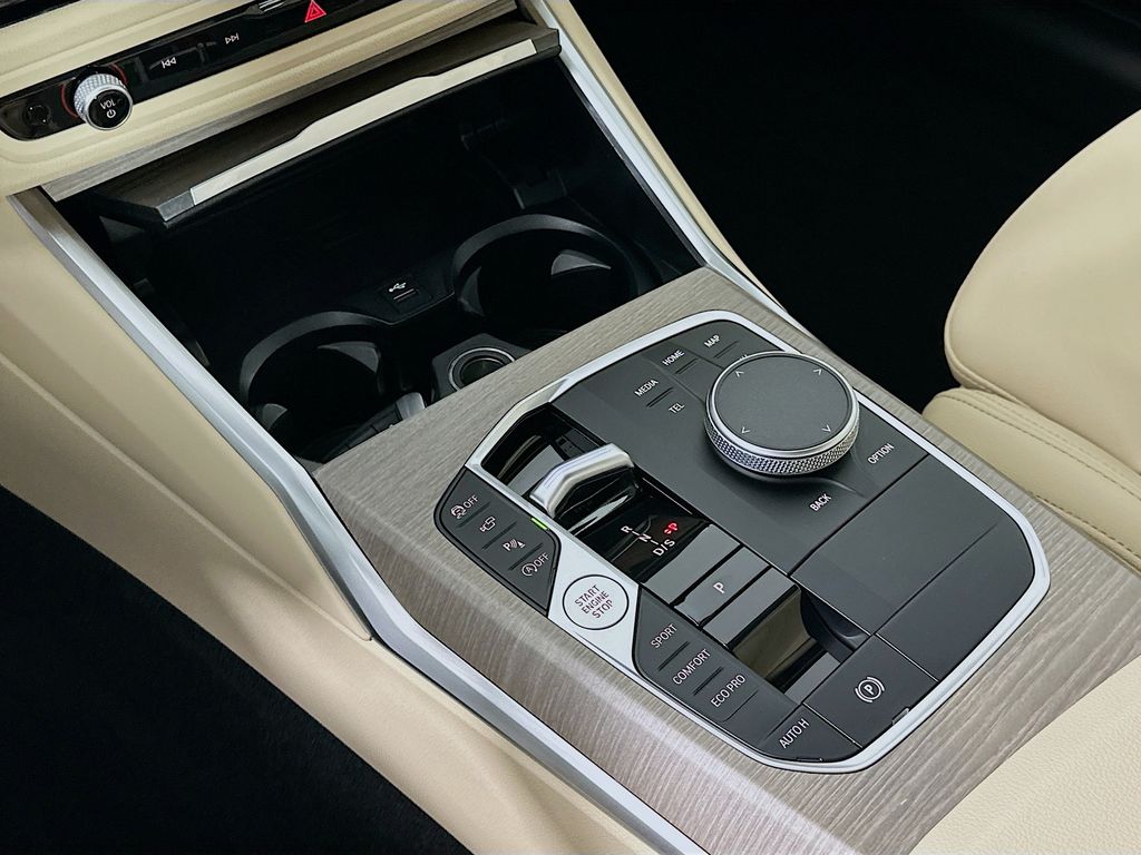 Thumbnail: 2025 BMW 3 Series - 17