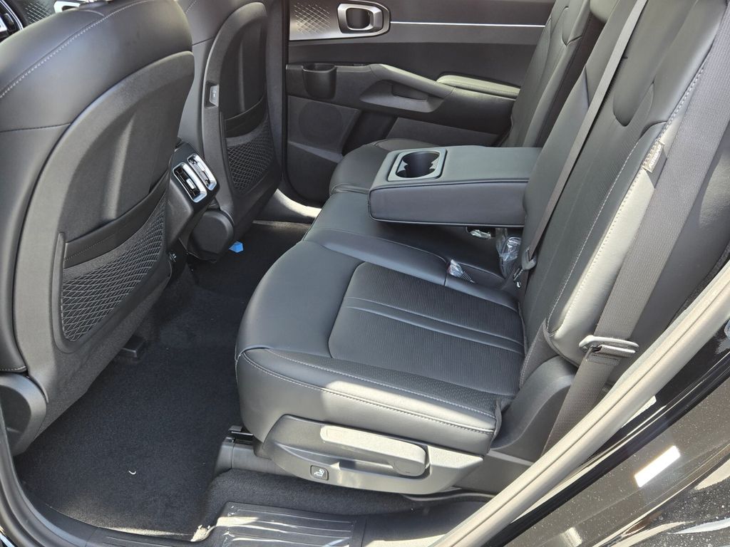 2026 Kia Sorento - $37,620