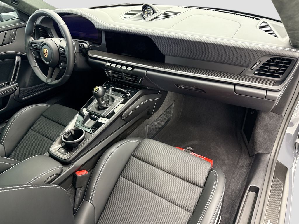 Thumbnail: 2026 Porsche 911 - 16