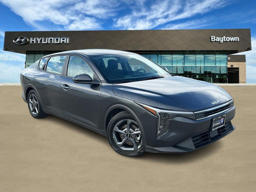 2025 Kia K4 LXS - 0