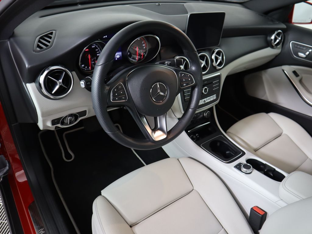 Thumbnail: 2019 Mercedes-Benz GLA - 9