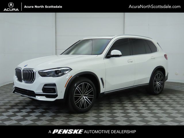 2022 BMW X5 sDrive40i Hero Image
