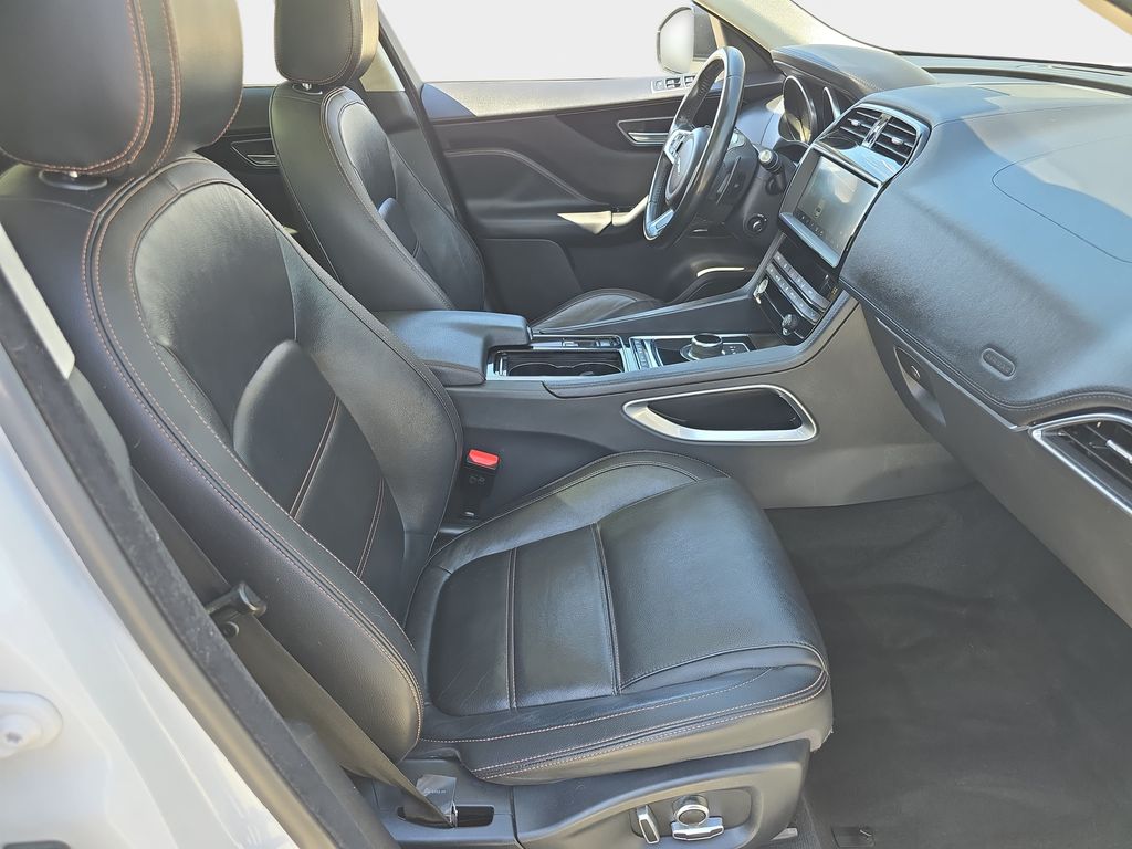 Used 2019  Jaguar 30t Prestige image 12