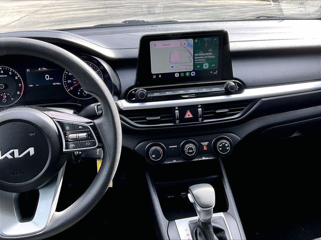 2024 Kia Forte — photo 18