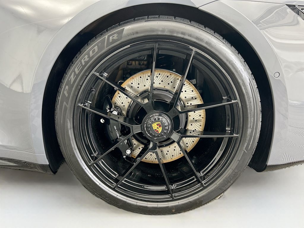 Thumbnail: 2026 Porsche 911 - 30