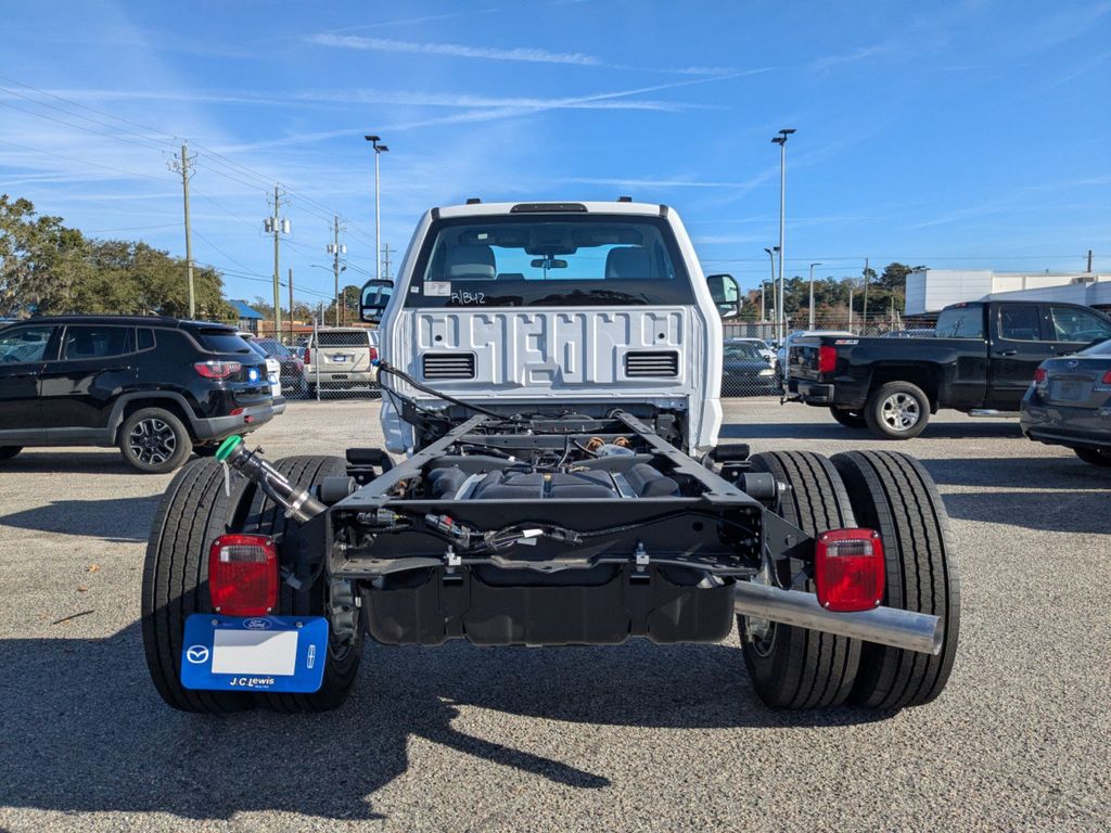2025 Ford F-600 Chassis XL