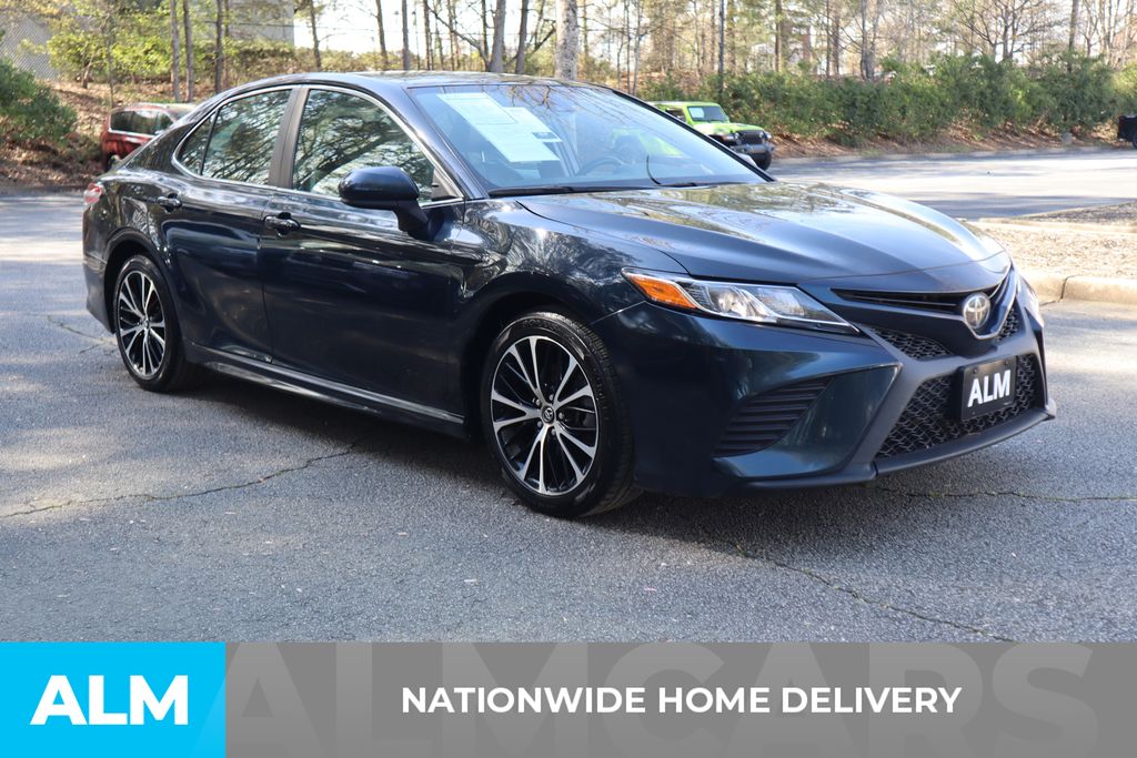 Used 2020 Blue Toyota SE image 5