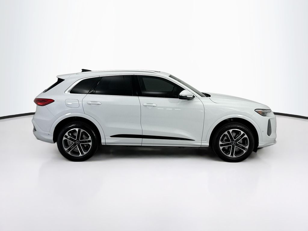 Thumbnail: 2025 Audi Q5 - 4