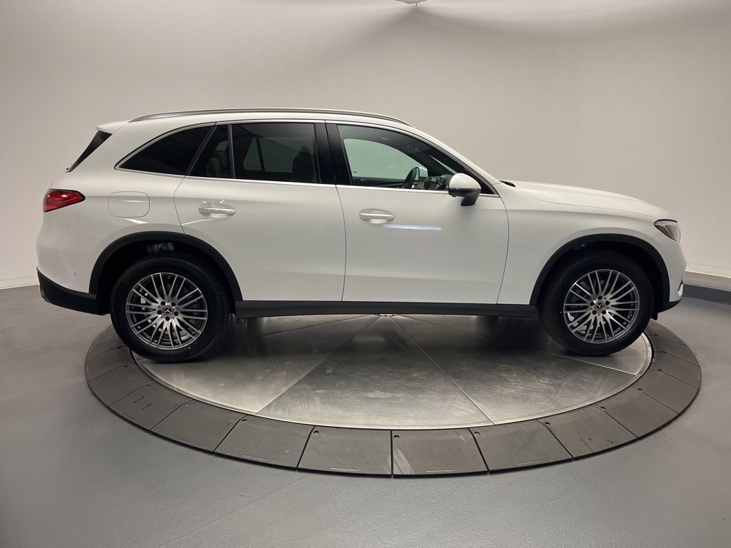 Thumbnail: 2026 Mercedes-Benz GLC - 8