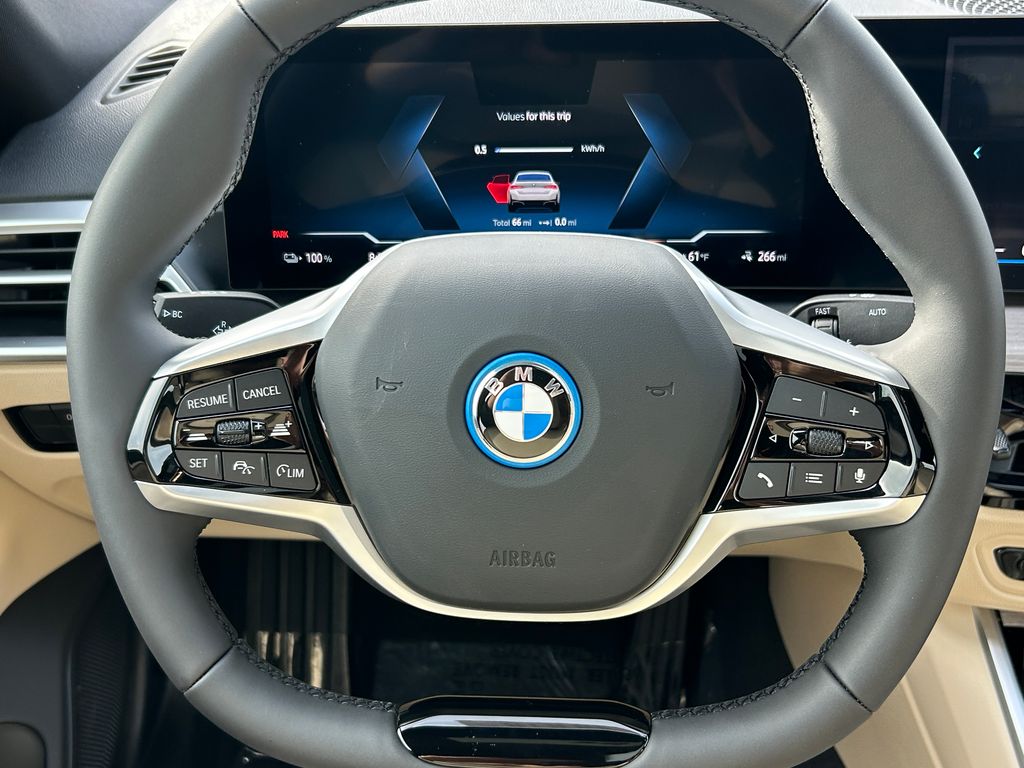 Thumbnail: 2025 BMW i4 - 18
