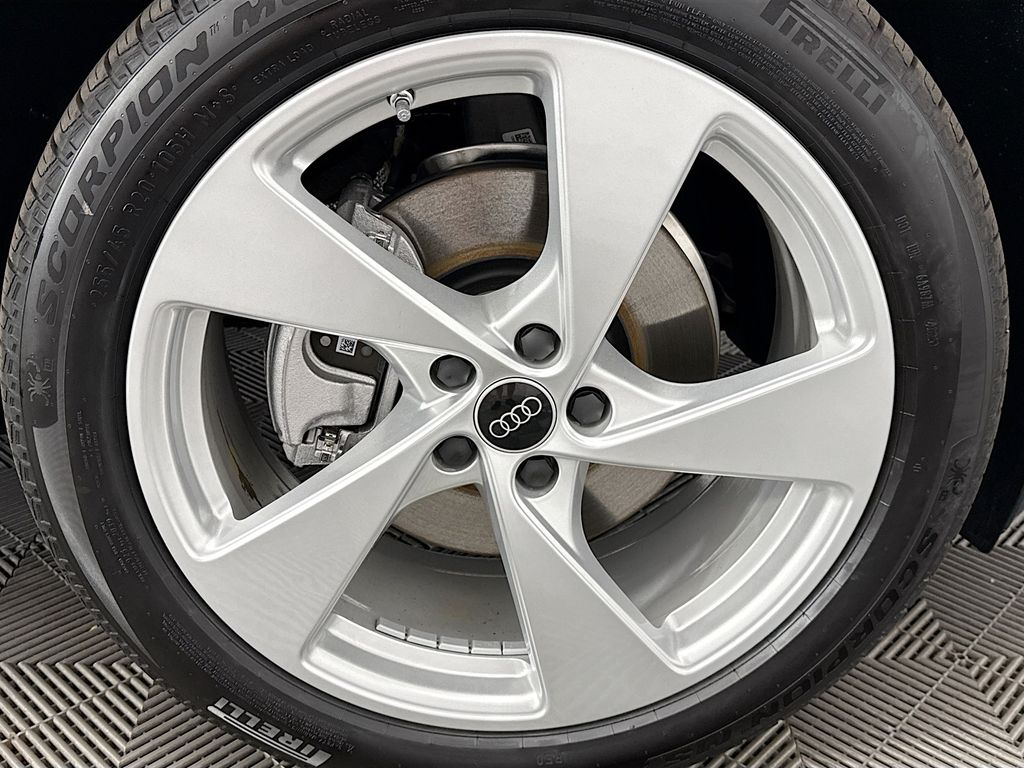 Thumbnail: 2025 Audi Q5 - 31