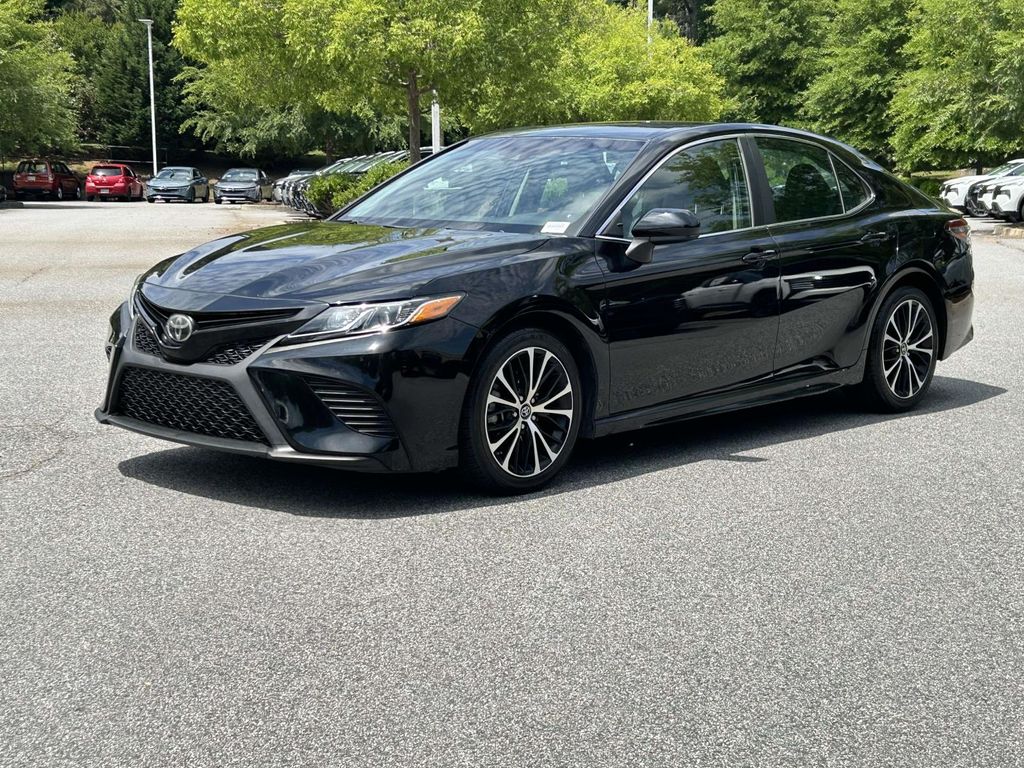 Midnight Black Metallic 2018 Toyota Camry SE Sedan Front-Wheel Drive 8-Speed Automatic