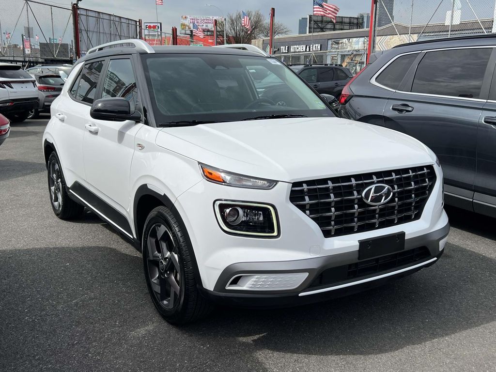 2023 Hyundai Venue Limited FWD