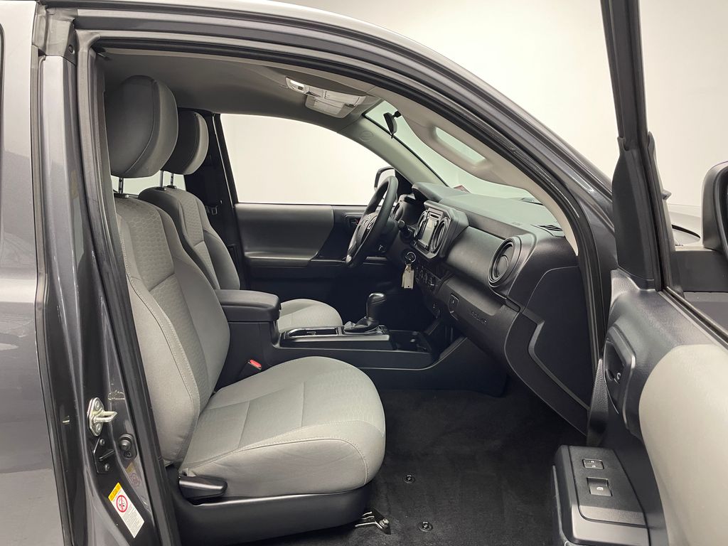 Thumbnail: 2019 Toyota Tacoma - 20