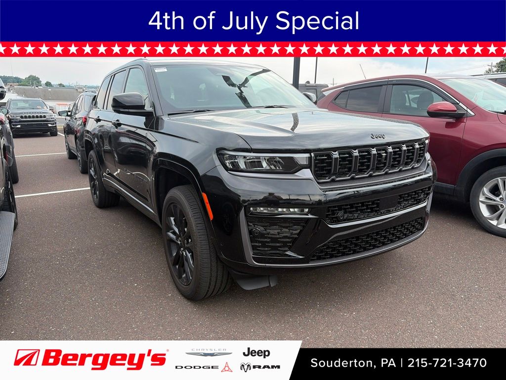 Diamond Black Crystal Pearlcoat 2026 Jeep Grand Cherokee SUV / Crossover Four-Wheel Drive 8-Speed Automatic