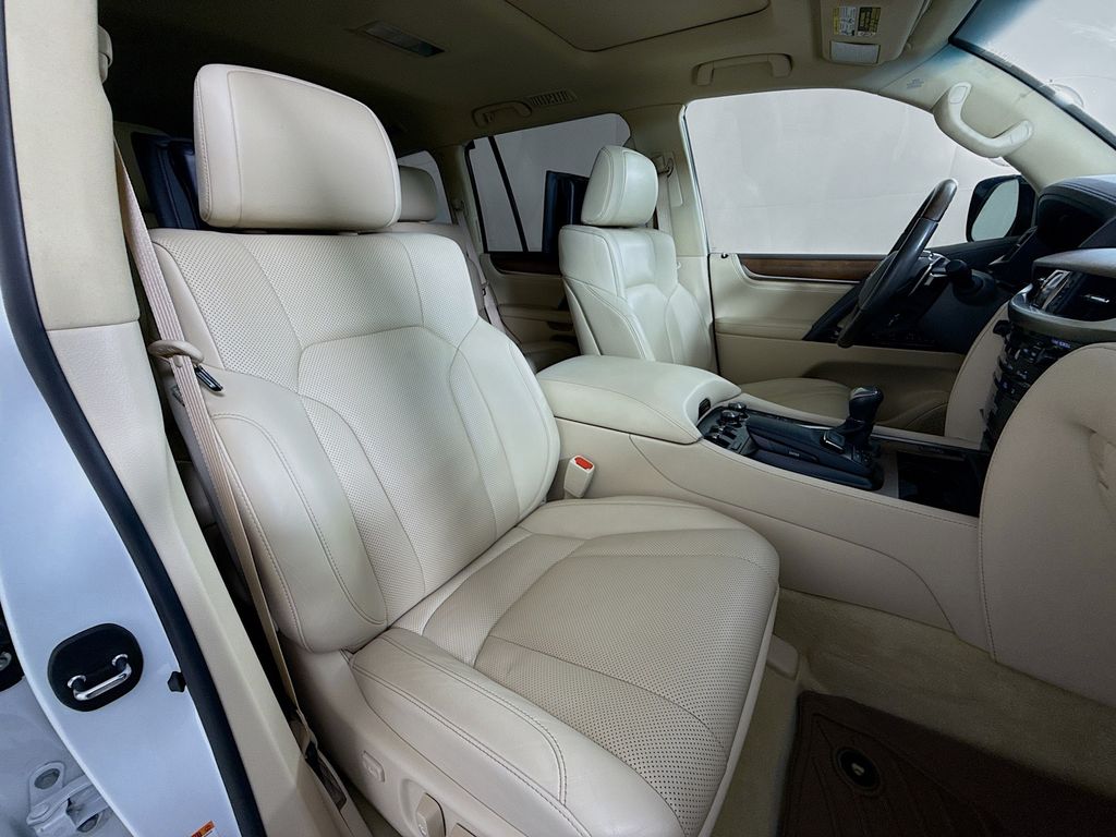 Thumbnail: 2017 Lexus LX - 28