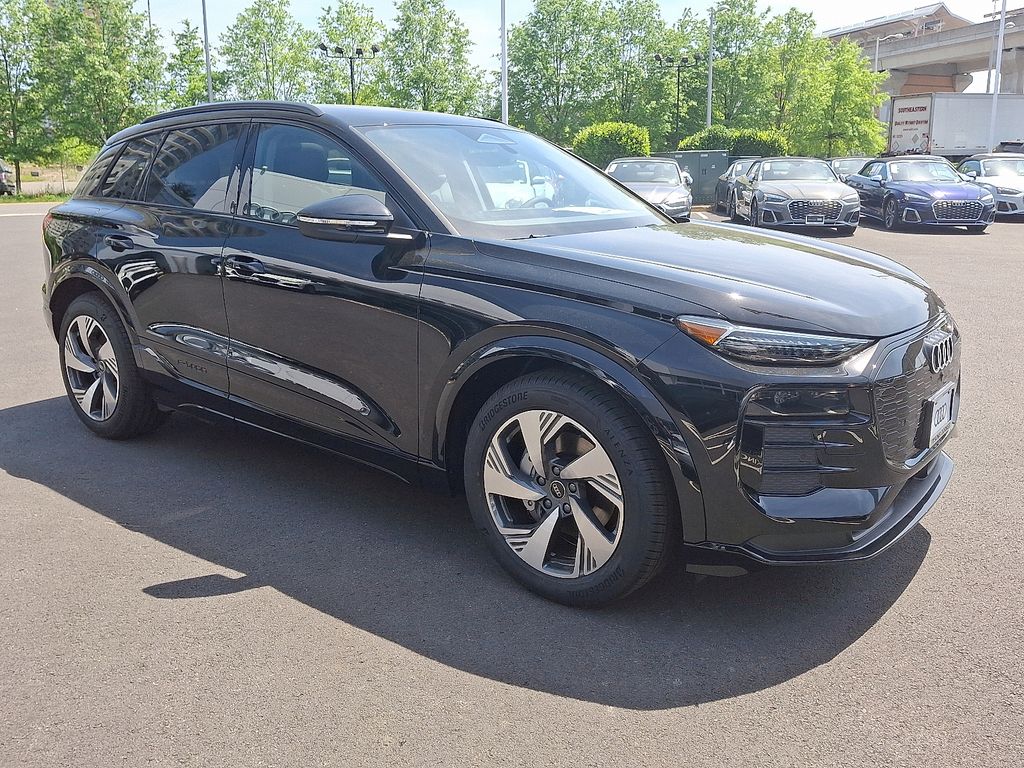 2025 Audi e-tron Premium 2