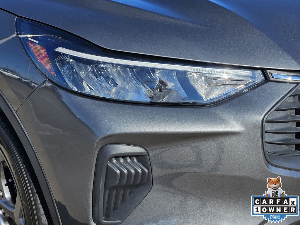 2025 Ford Escape ST-Line photo 4