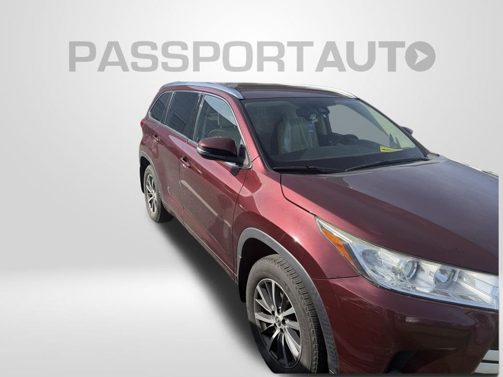 Ooh La La Rouge Mica 2017 Toyota Highlander XLE AWD SUV / Crossover All-Wheel Drive Automatic