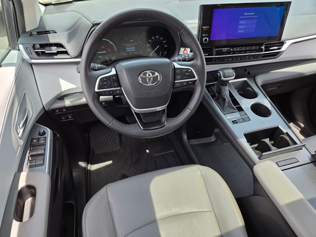 Used 2025 Toyota Sienna Van