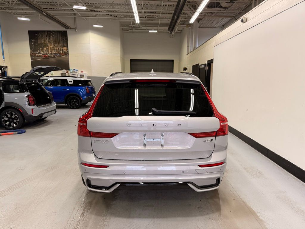 Thumbnail: 2023 Volvo XC60 - 4