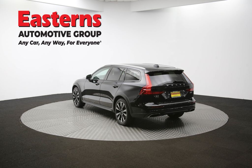 Used 2022 Black Volvo T5 image 62