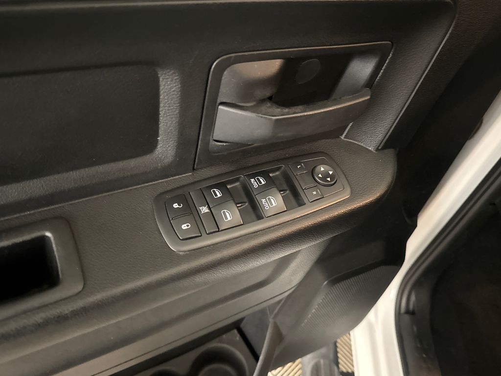 Certified Used 2018 White Ram Express image 17