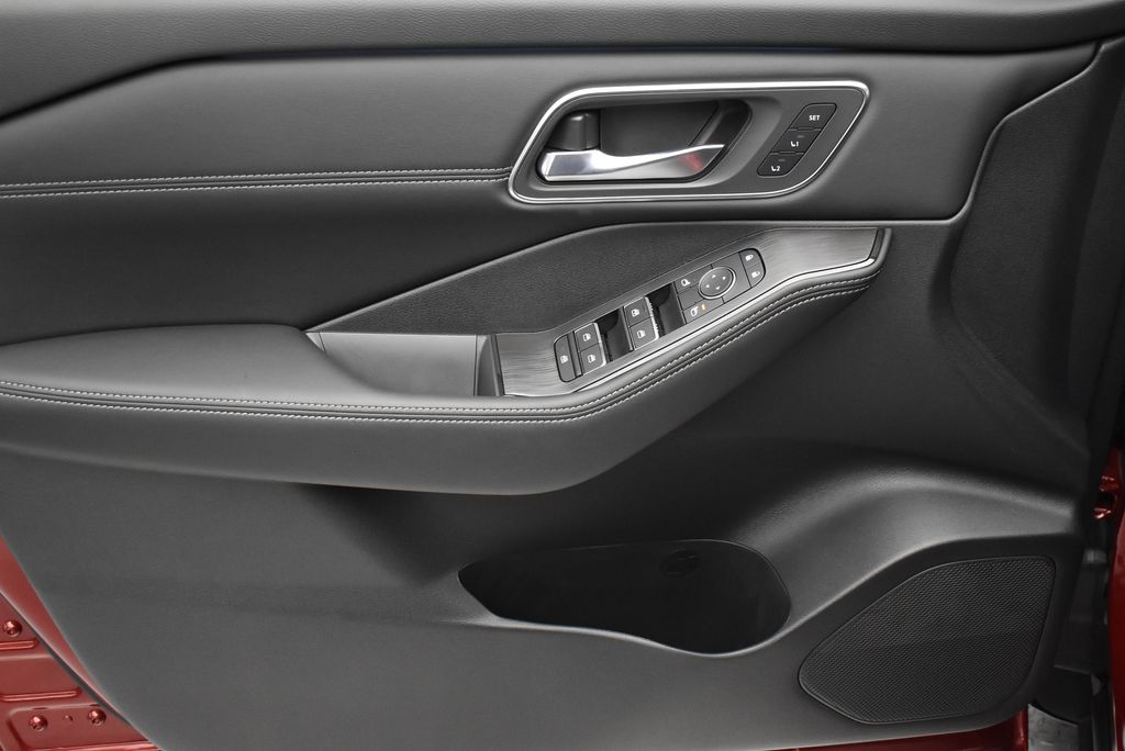 Thumbnail: 2026 Nissan Rogue - 10