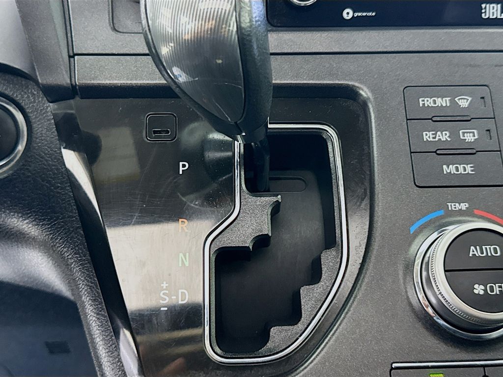 Used Car 2020 Toyota Sienna  For Sale Under $30,000 In Austin, Texas