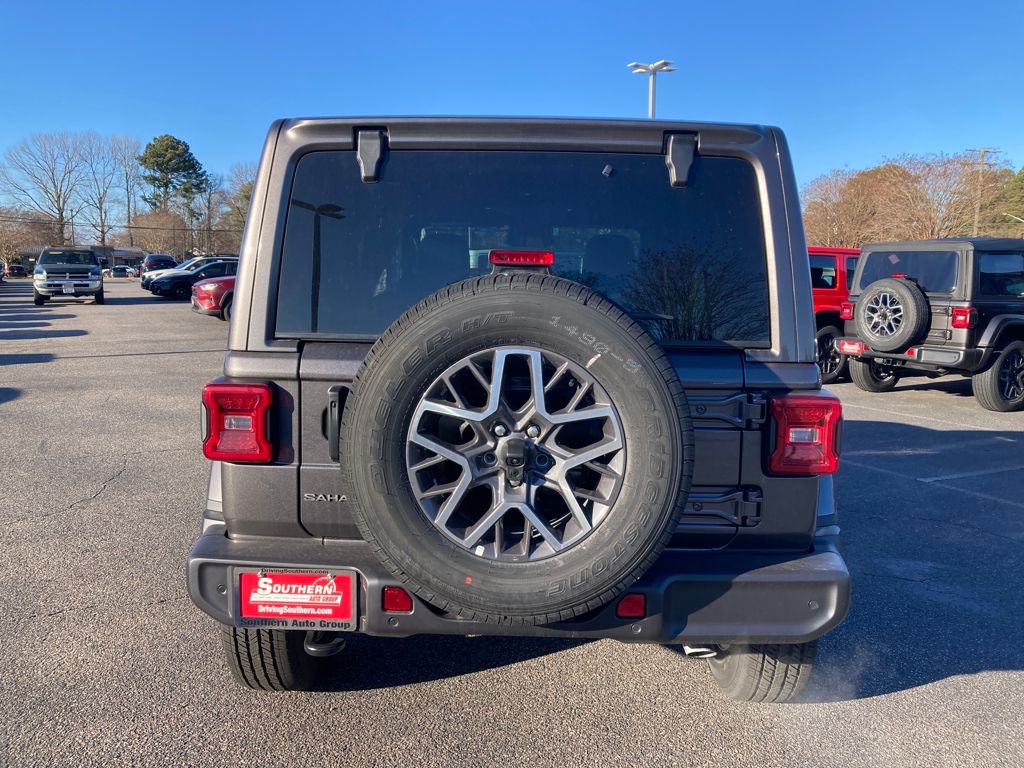 New 2026 Gray Jeep Sahara image 4