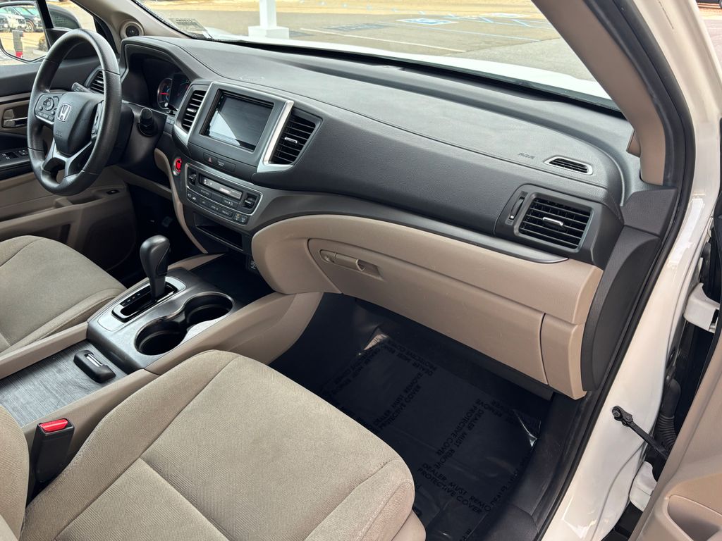 Thumbnail: 2019 Honda Pilot - 21