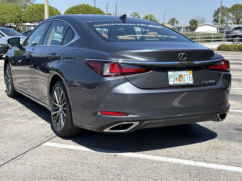 Thumbnail: 2025 Lexus ES - 10