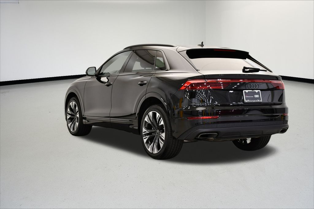 Thumbnail: 2024 Audi Q8 - 3