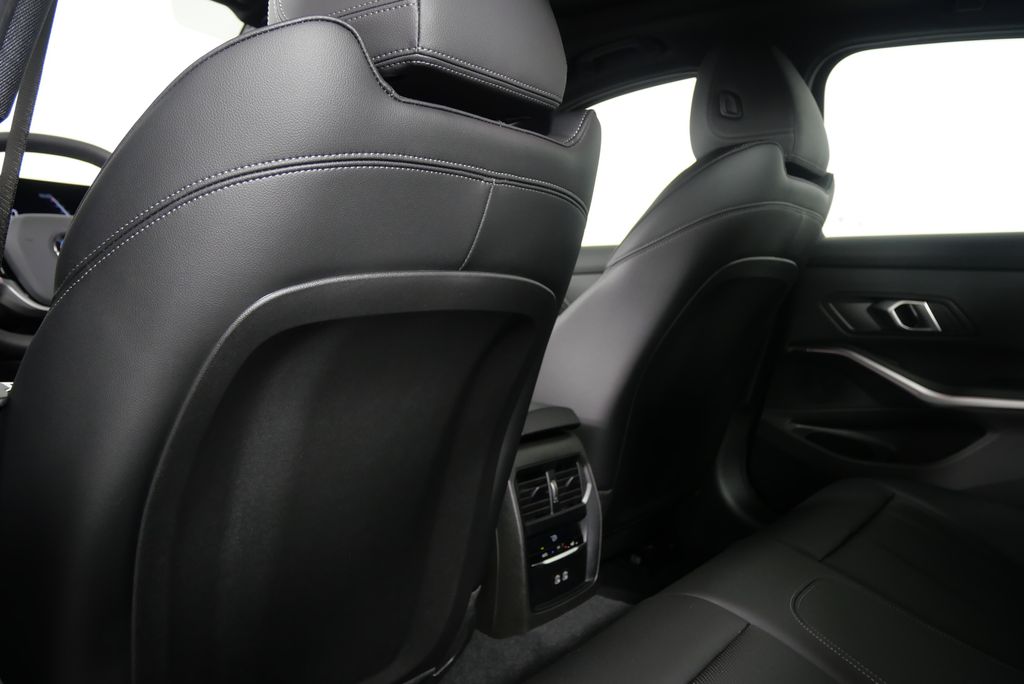2025 BMW 3 Series 330i xDrive 16