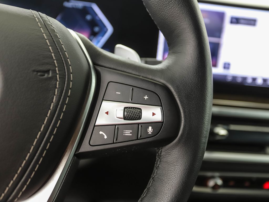 Thumbnail: 2025 BMW X5 - 13