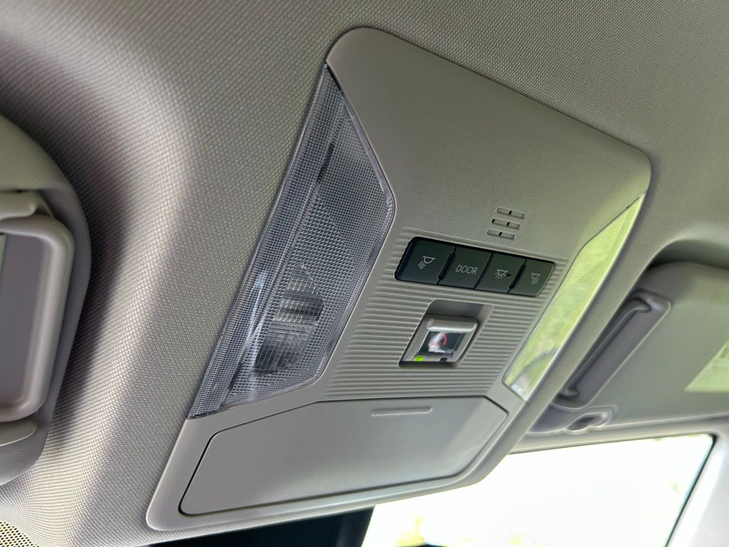 2024 Toyota RAV4 XLE 29