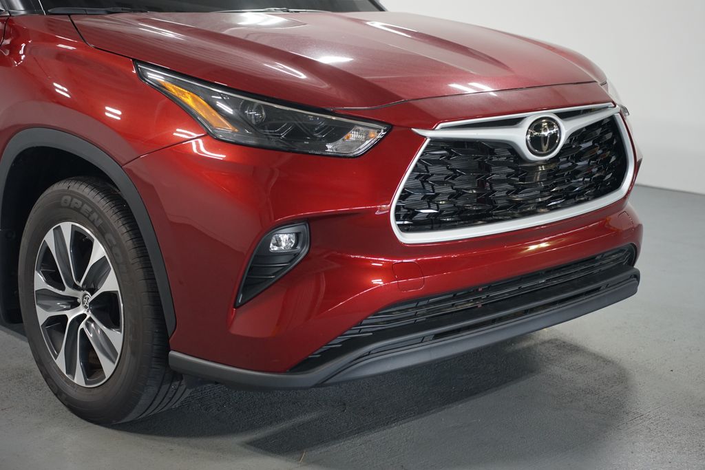 Thumbnail: 2025 Toyota Highlander - 4