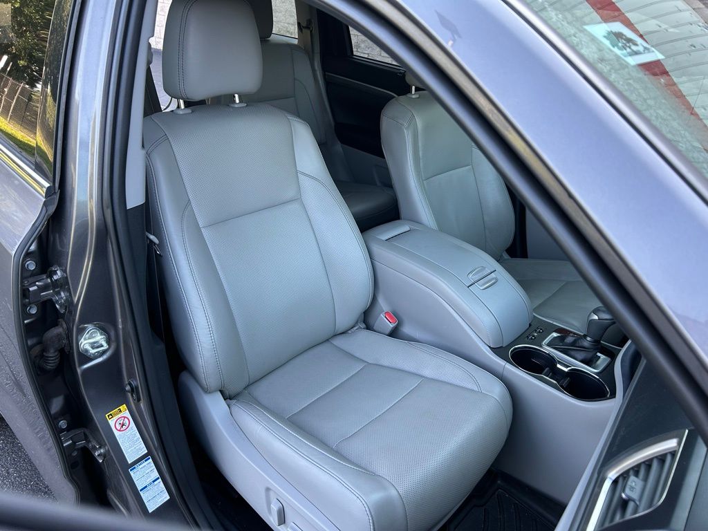 2019 Toyota Highlander Limited 15