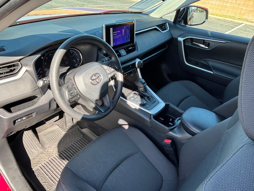 Thumbnail: 2024 Toyota RAV4 - 9