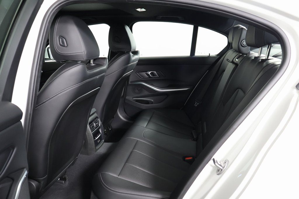 Thumbnail: 2025 BMW 3 Series - 11